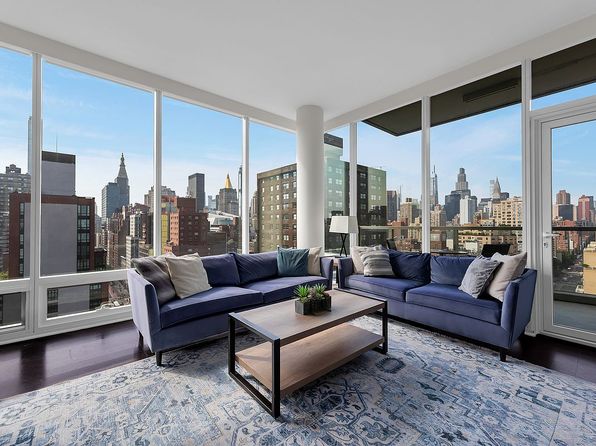 300 E 23rd St, New York, NY 