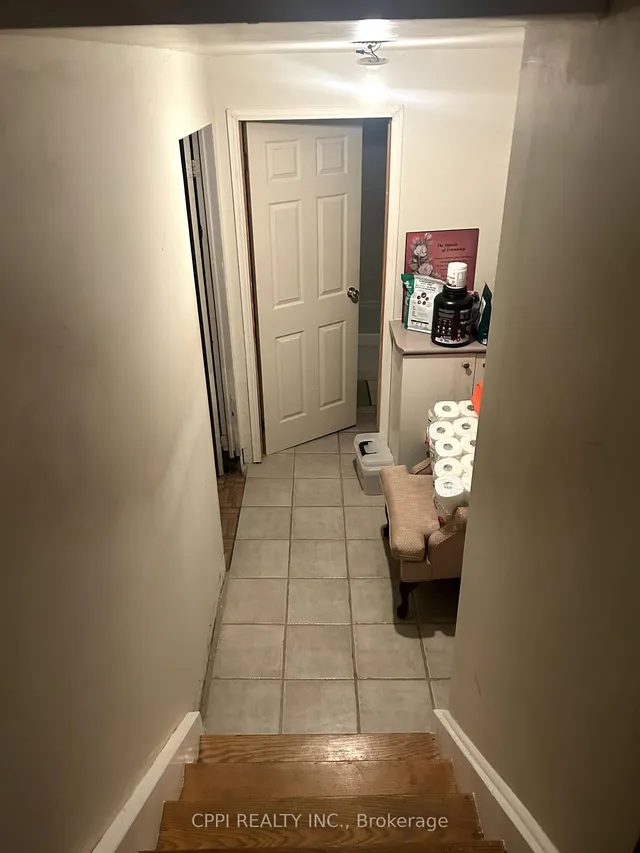 Additional image 15 of 69 Godstone Rd Unit 110