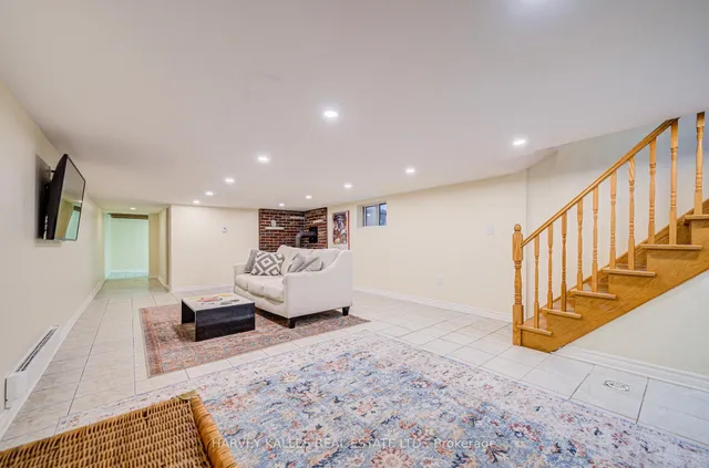 Additional image 38 of 408 Silverthorn Ave