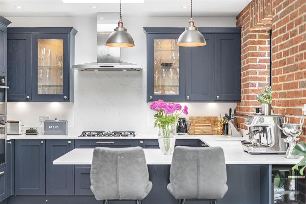 Additional image 5 of Hillside Way, Welwyn