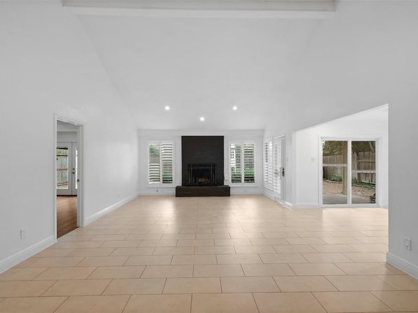 310 W Fair Harbor Ln, Houston, TX 77079