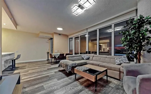 Additional image 13 of 88 Park Lawn Rd Unit 2316