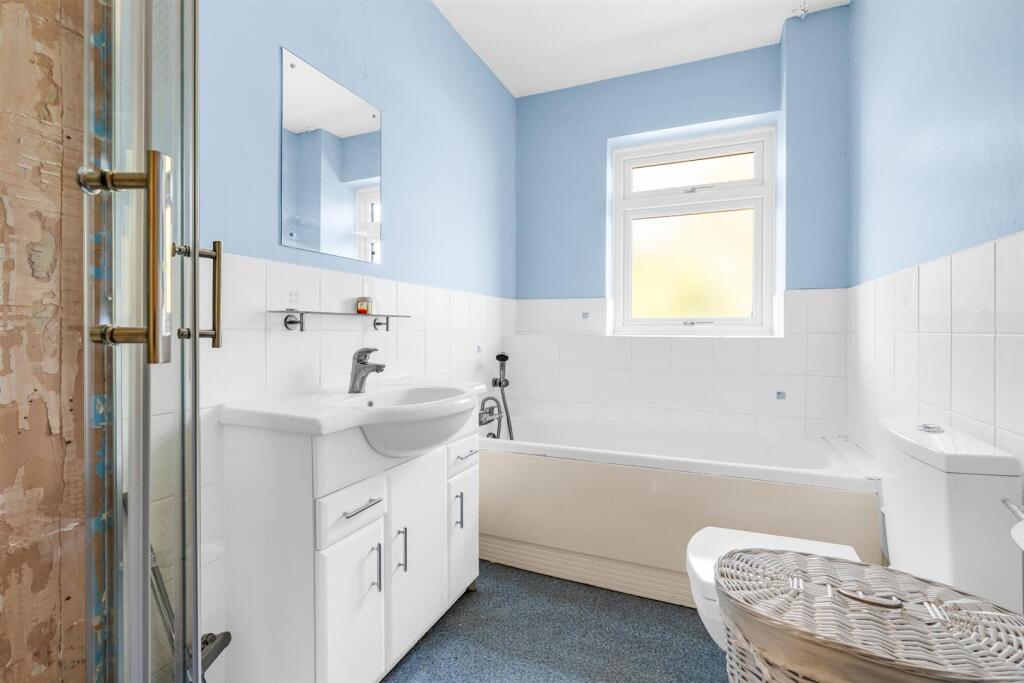 Additional image 11 of Harmer Green Lane, Welwyn