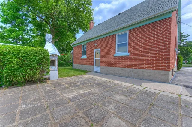 Additional image 34 of 48 Englewood Pl