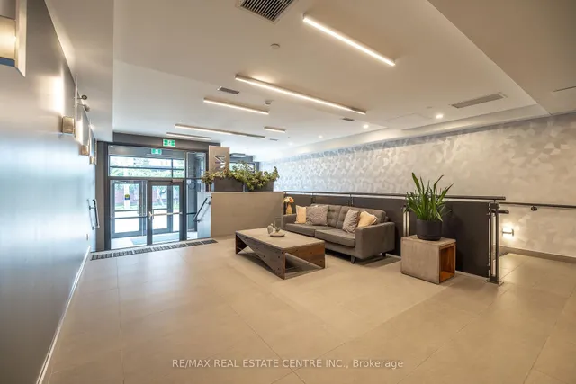 Additional image 5 of 690 King St Unit 412