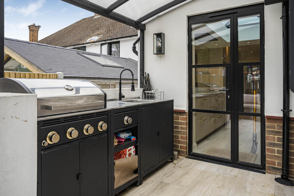 Additional image 35 of Watling Street, St Albans, AL1