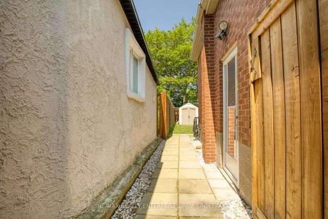 Additional image 21 of 35 Hawthorne Ave