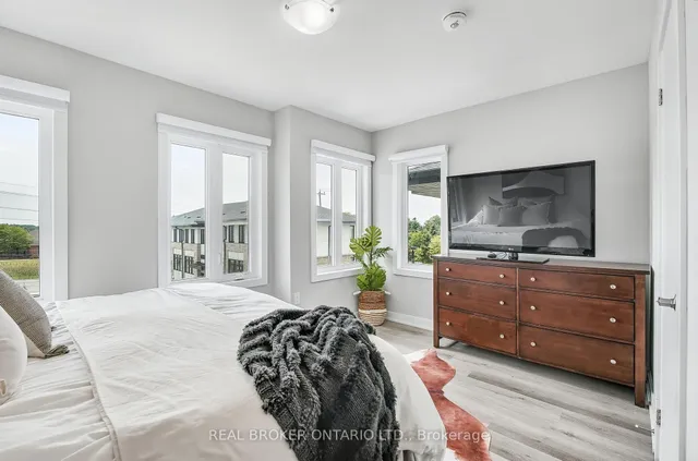 Additional image 33 of 527 Shaver Rd Unit 7