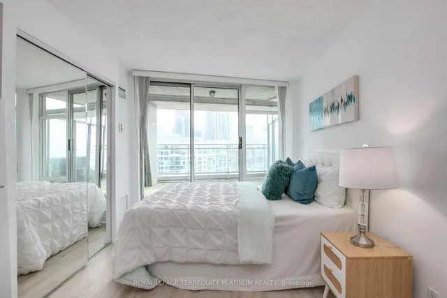 Additional image 7 of 650 Queens Quay Unit 1206