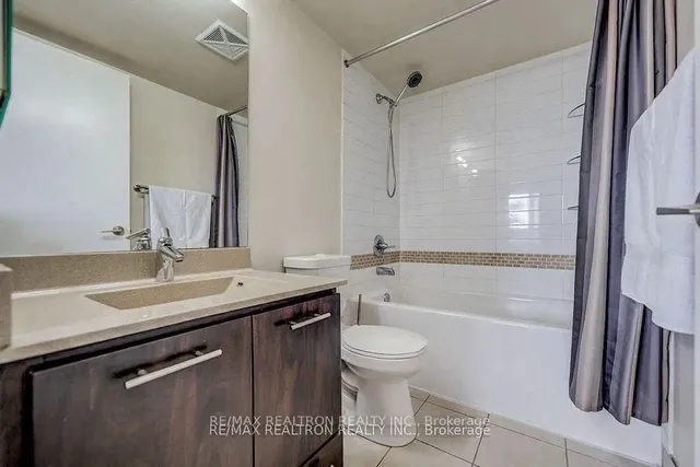 房产图片 13 - 多伦多市村绿广场135号824单元