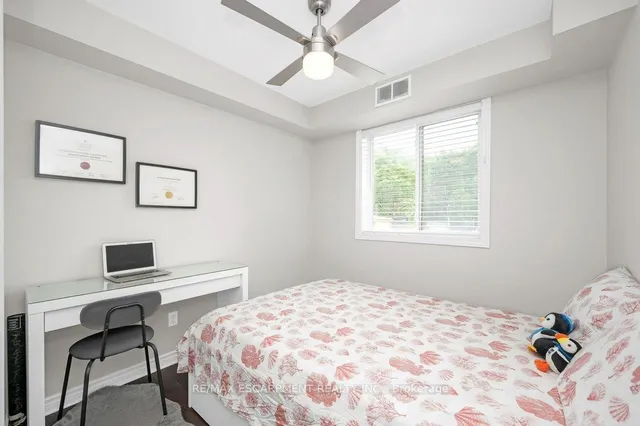 Additional image 13 of 28 Victoria Ave Unit 102