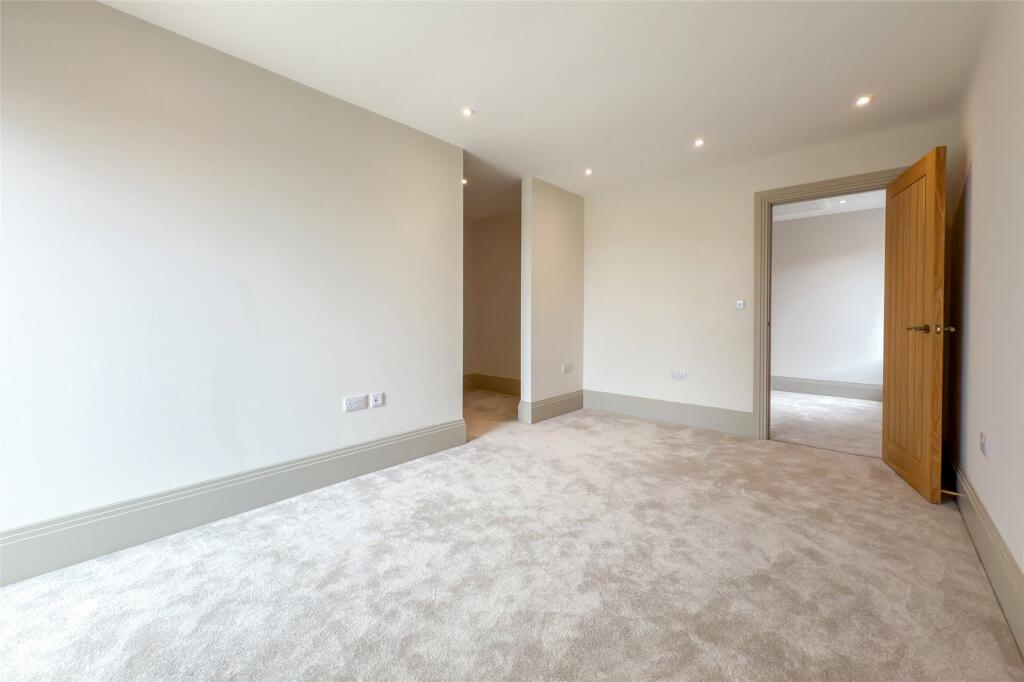 Additional image 11 of Poplars House, Kennel Lane, Kinsbourne Green, Harpenden, Hertfordshire, AL5