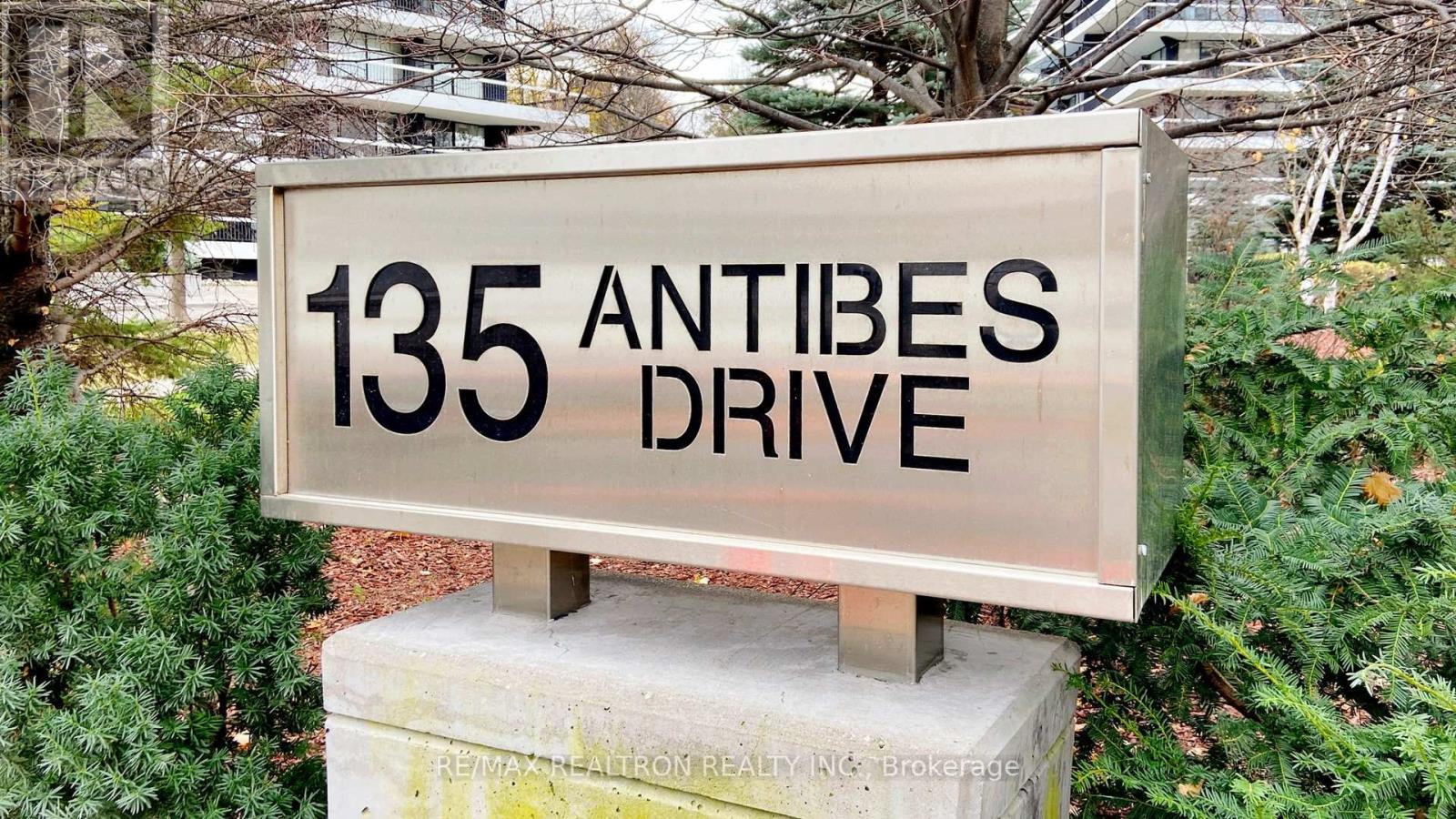 201 - 135 ANTIBES DRIVE|Toronto (Westminster-Branson), Ontario M2R2Z1