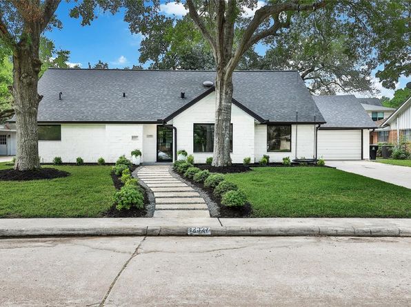 12327 Pinerock Ln, Houston, TX 77024