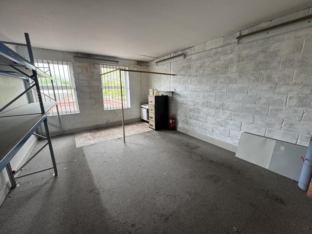 房产图片 4 - 英国伯明翰阿科克斯绿 Warwick Road 1134号, B27 6BL