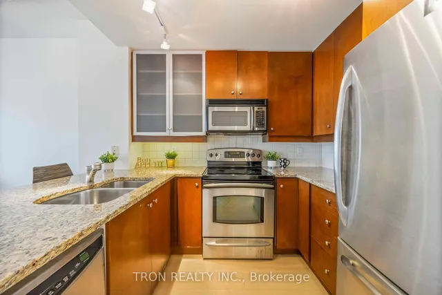 Additional image 11 of 438 King St Unit 1905