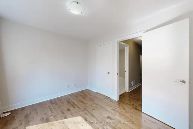 Additional image 19 of 315 Village Green Sq Unit 50