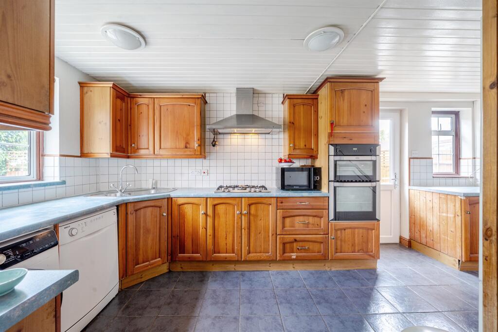 Additional image 4 of Claremont, Bricket Wood, St. Albans