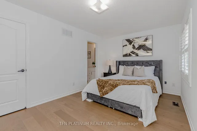 Additional image 27 of 46 levendale Crt