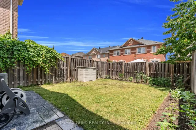 Additional image 44 of 144 Crystalview Cres