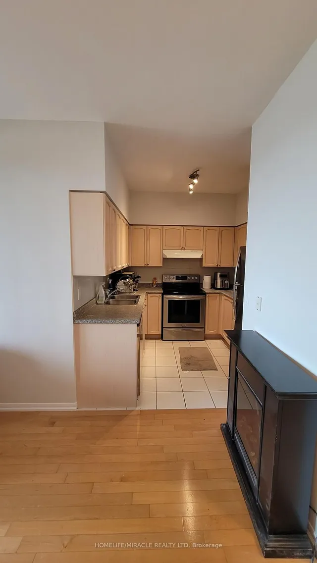 Additional image 30 of 219 Fort York Blvd Unit 2412