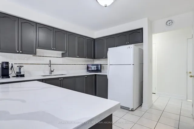 Additional image 20 of 329 Brisdale Dr