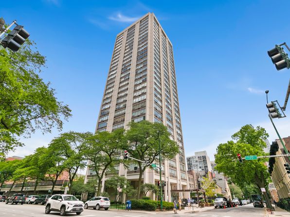 70 W Burton Pl, Chicago, IL
