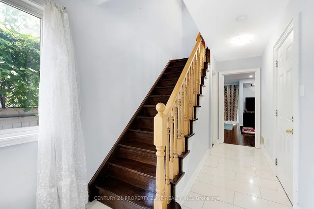 Additional image 32 of 28 Seminoff St