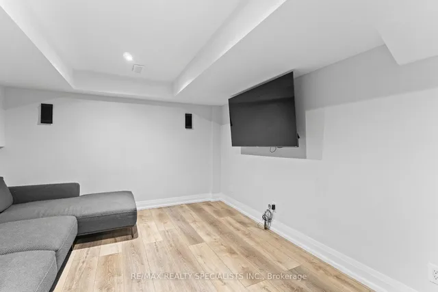 Additional image 44 of 6 Islington Dr