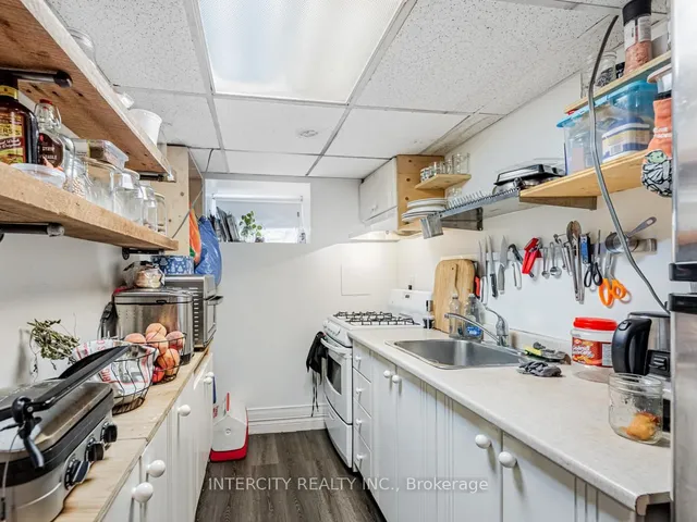 Additional image 22 of 111 Alberta Ave