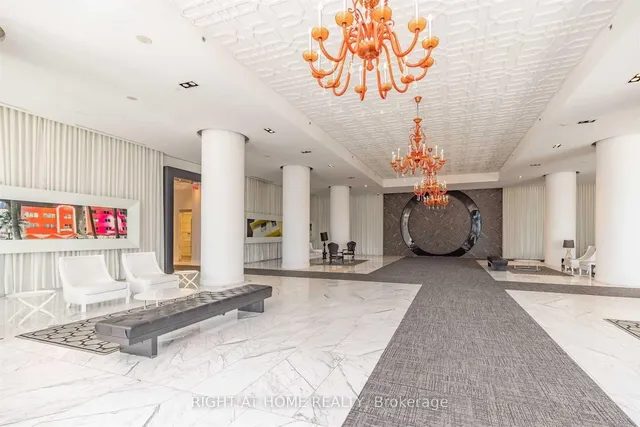 Additional image 3 of 88 Park Lawn Rd Unit 1010