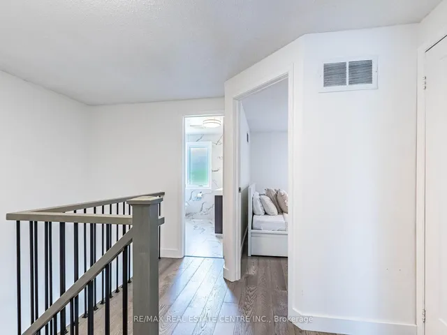 Additional image 28 of 52 Mozart Cres