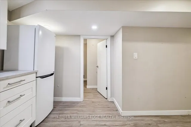 Additional image 38 of 61 Bond St