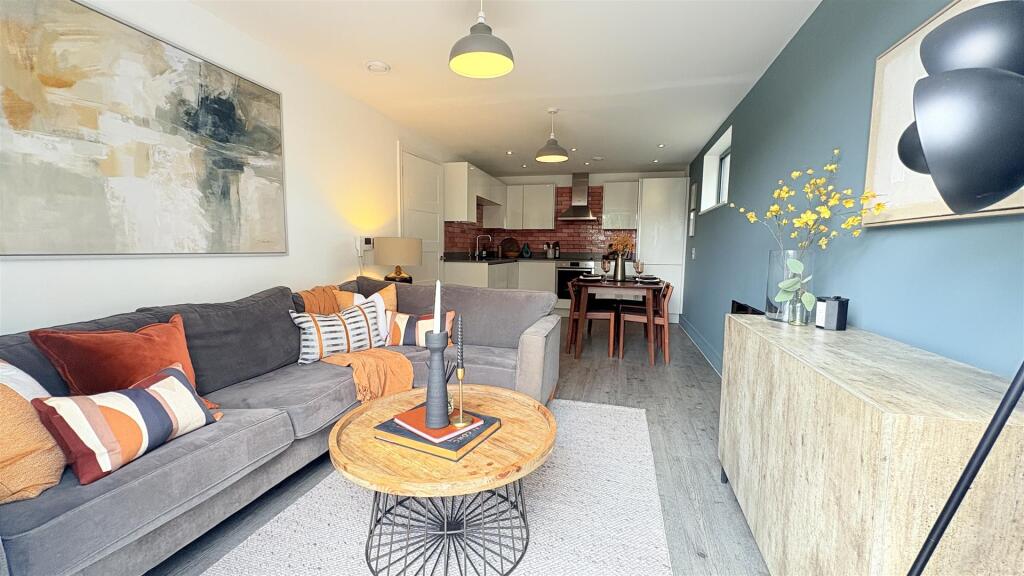 Additional image 2 of Moseley Central, Moseley