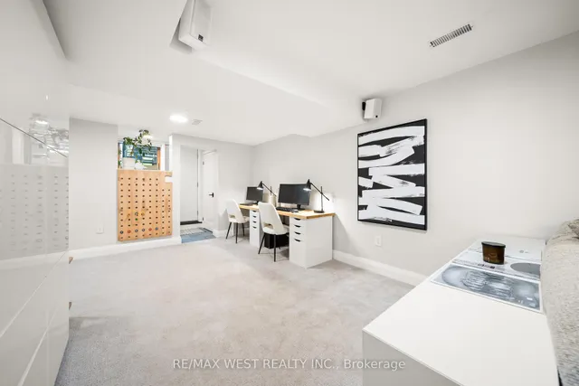 Additional image 21 of 75 Laws St