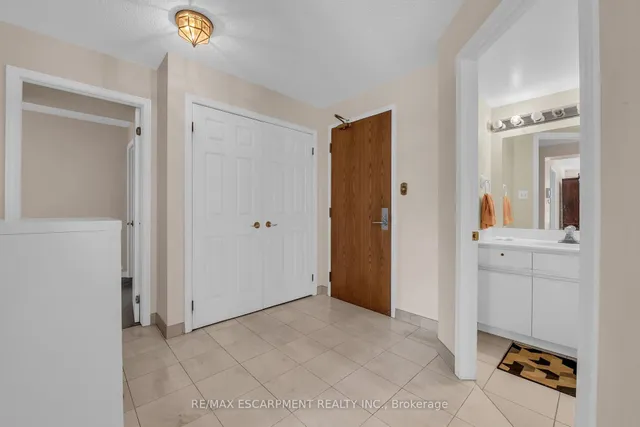 Additional image 27 of 67 Caroline St Unit 203