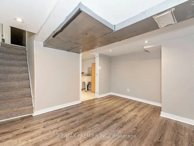 Additional image 24 of 884 Runnymede Rd