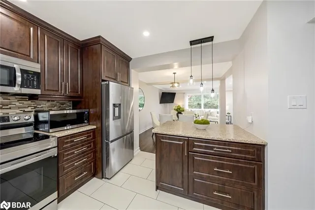 Additional image 17 of 318 Laurier Ave