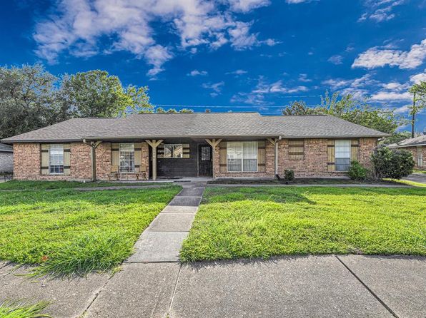 3822 Quiet Place Dr, Houston, TX 77082