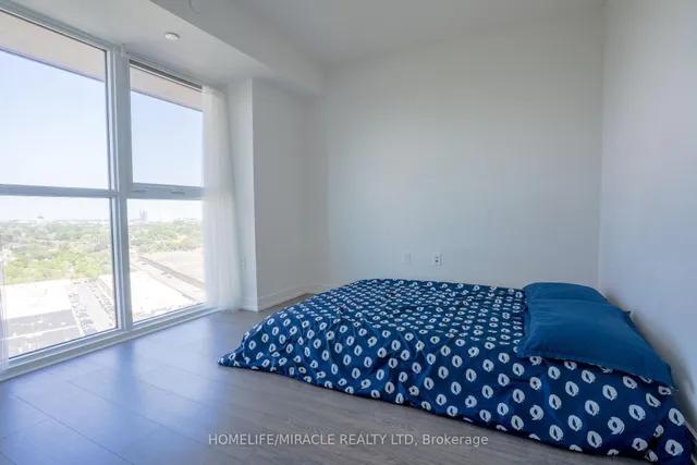 Additional image 25 of 225 Village Green Sq Unit 1708