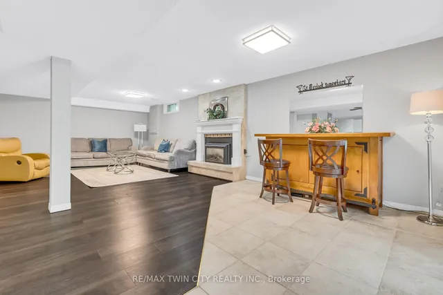 Additional image 30 of 107 Chandos Dr