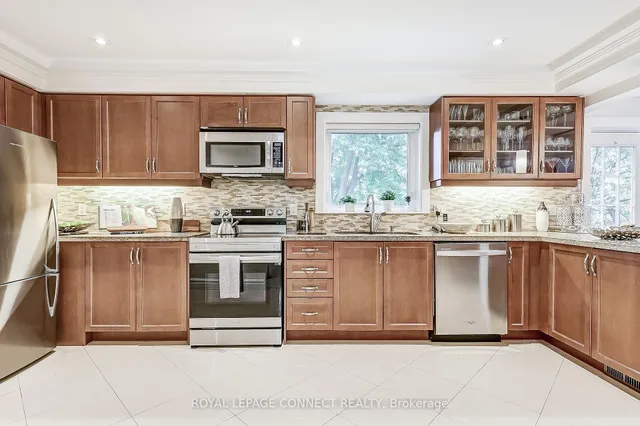 Additional image 7 of 73 Cassandra Blvd