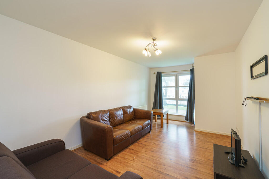 Additional image 4 of Links Road