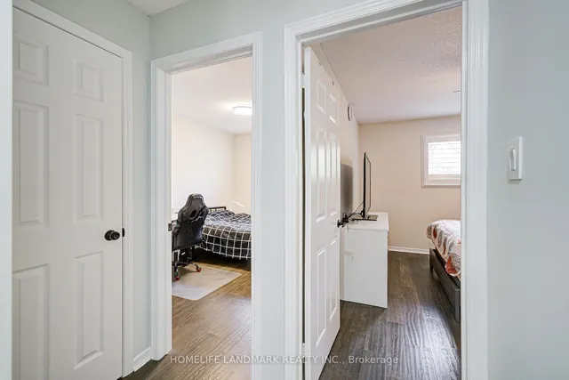 Additional image 28 of 2006 Glenada Cres Unit 27