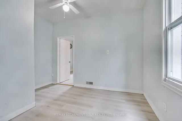 Additional image 15 of 40 Aikman Ave