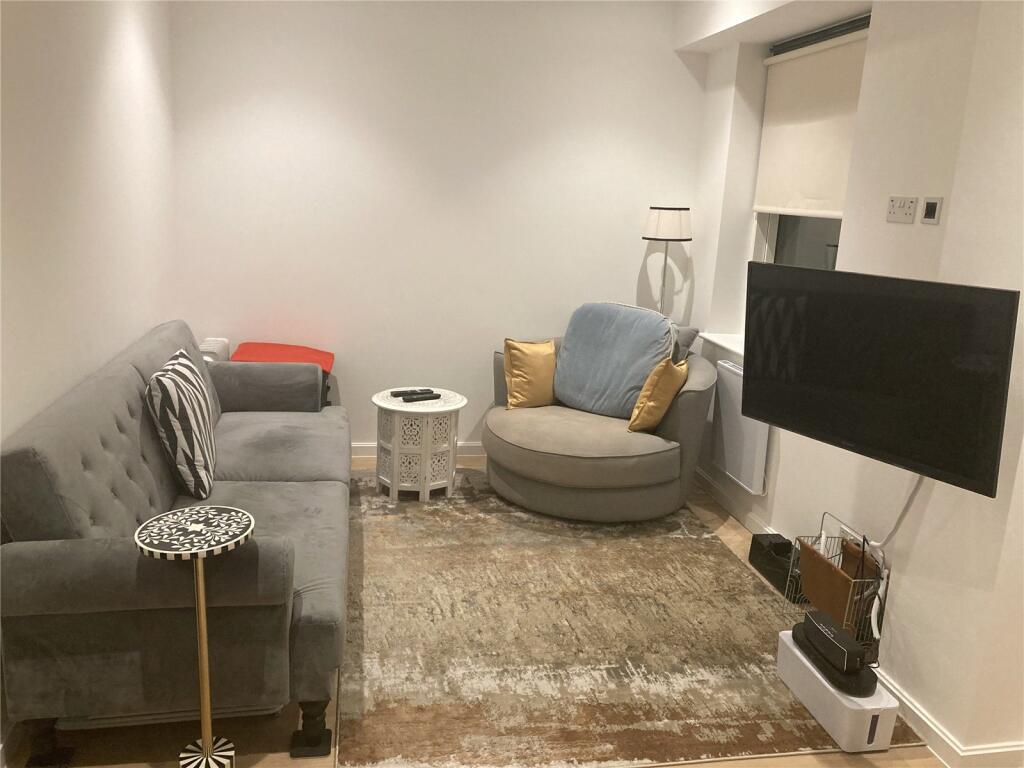 Additional image 9 of Blackhorse House, 36 Salisbury Square, Old Hatfield, AL9