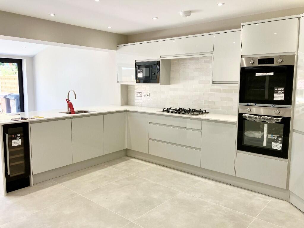 Additional image 7 of Batchwood Drive, St. Albans, Hertfordshire, AL3 5SB