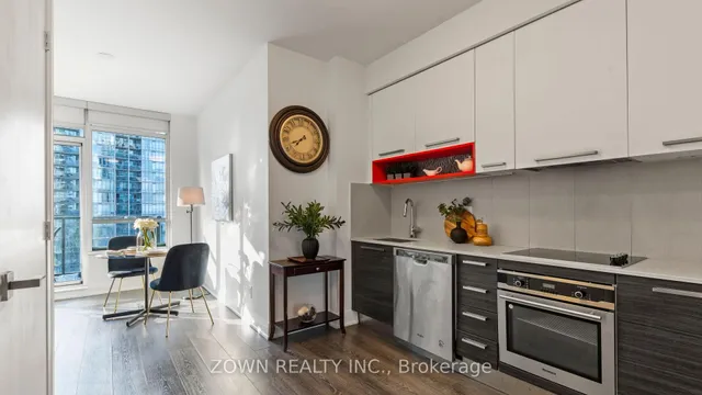 Additional image 21 of 36 Park Lawn Rd Unit 1408