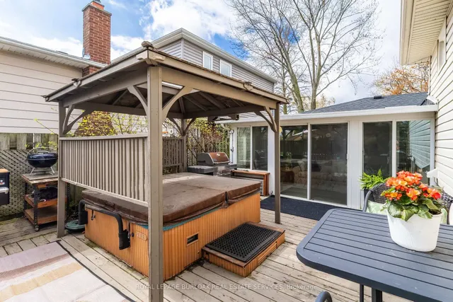 Additional image 42 of 2217 Lancaster Cres