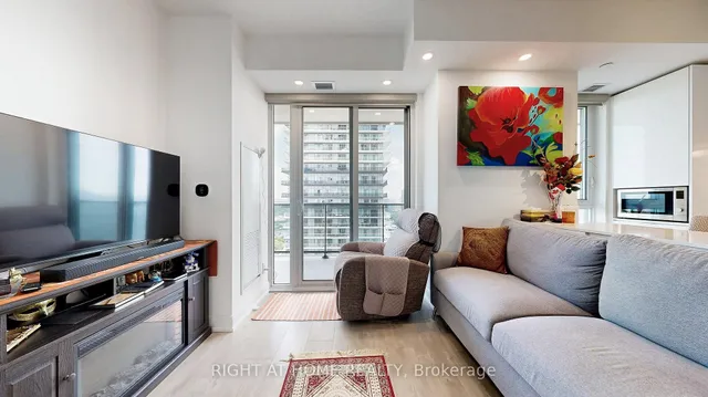 房产图片 8 - 70 Annie Craig Dr 单元 2703